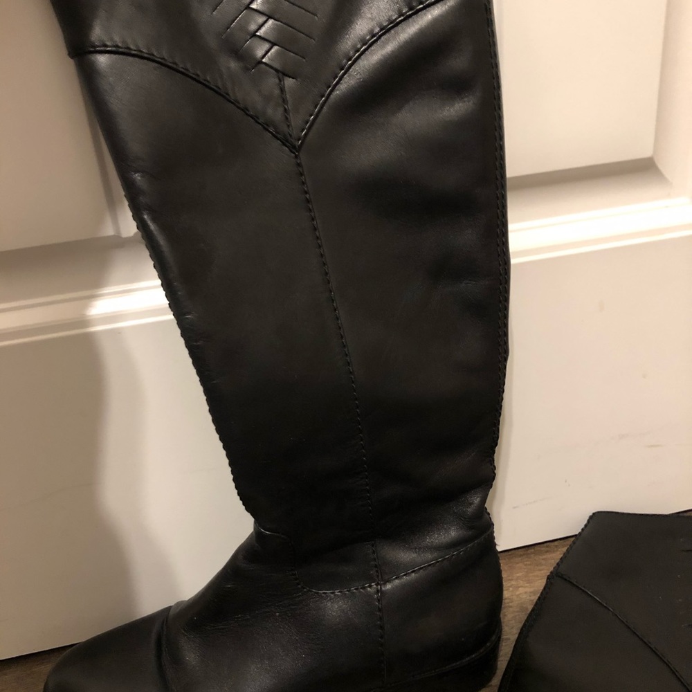 Boots - Picture 3 of 3